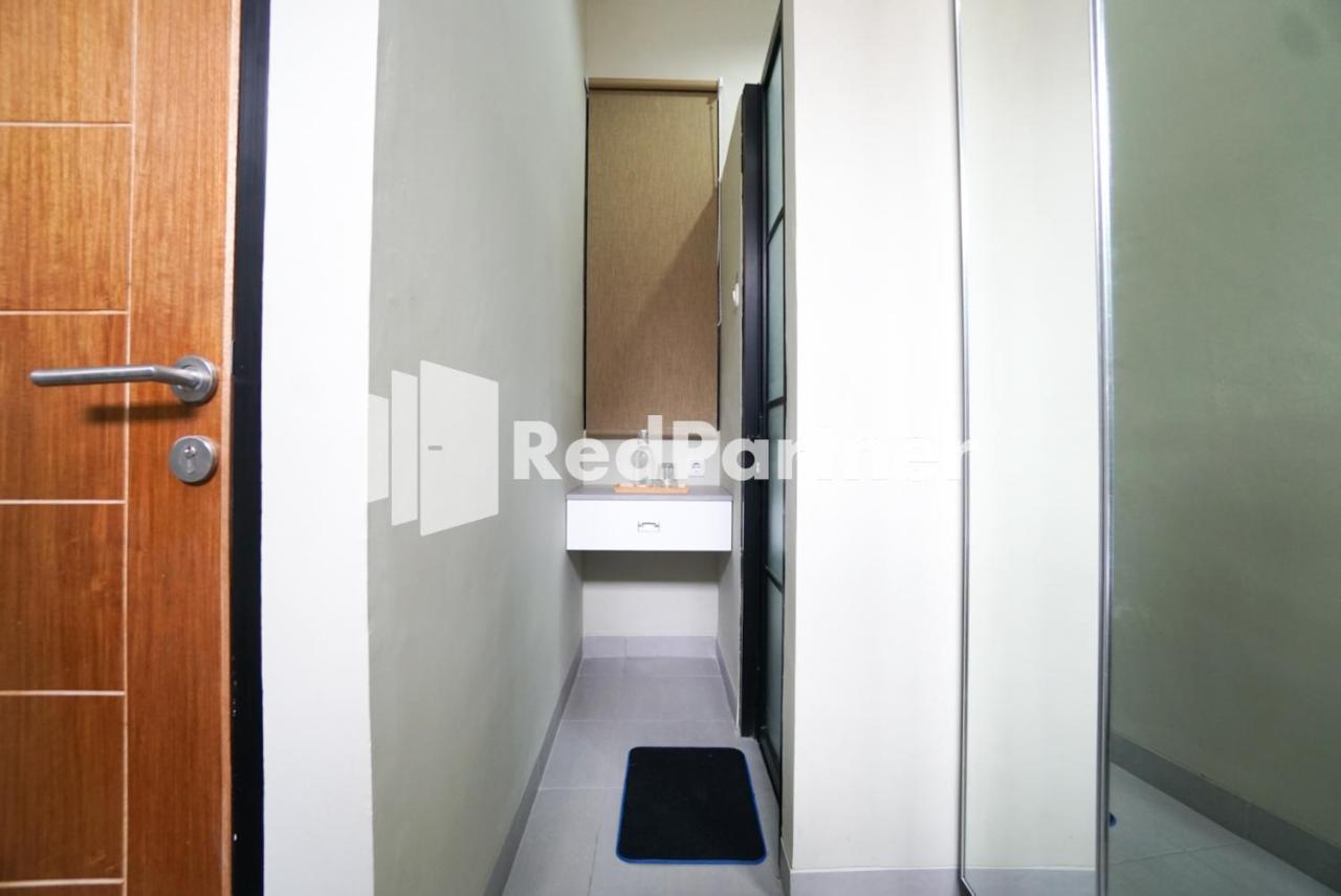 Hotel Tomang Gelong Syariah Mitra Reddoorz 2*