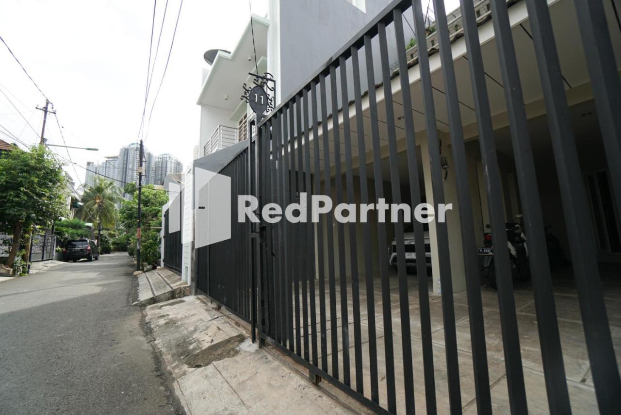 Tomang Gelong Syariah Mitra Reddoorz 2*