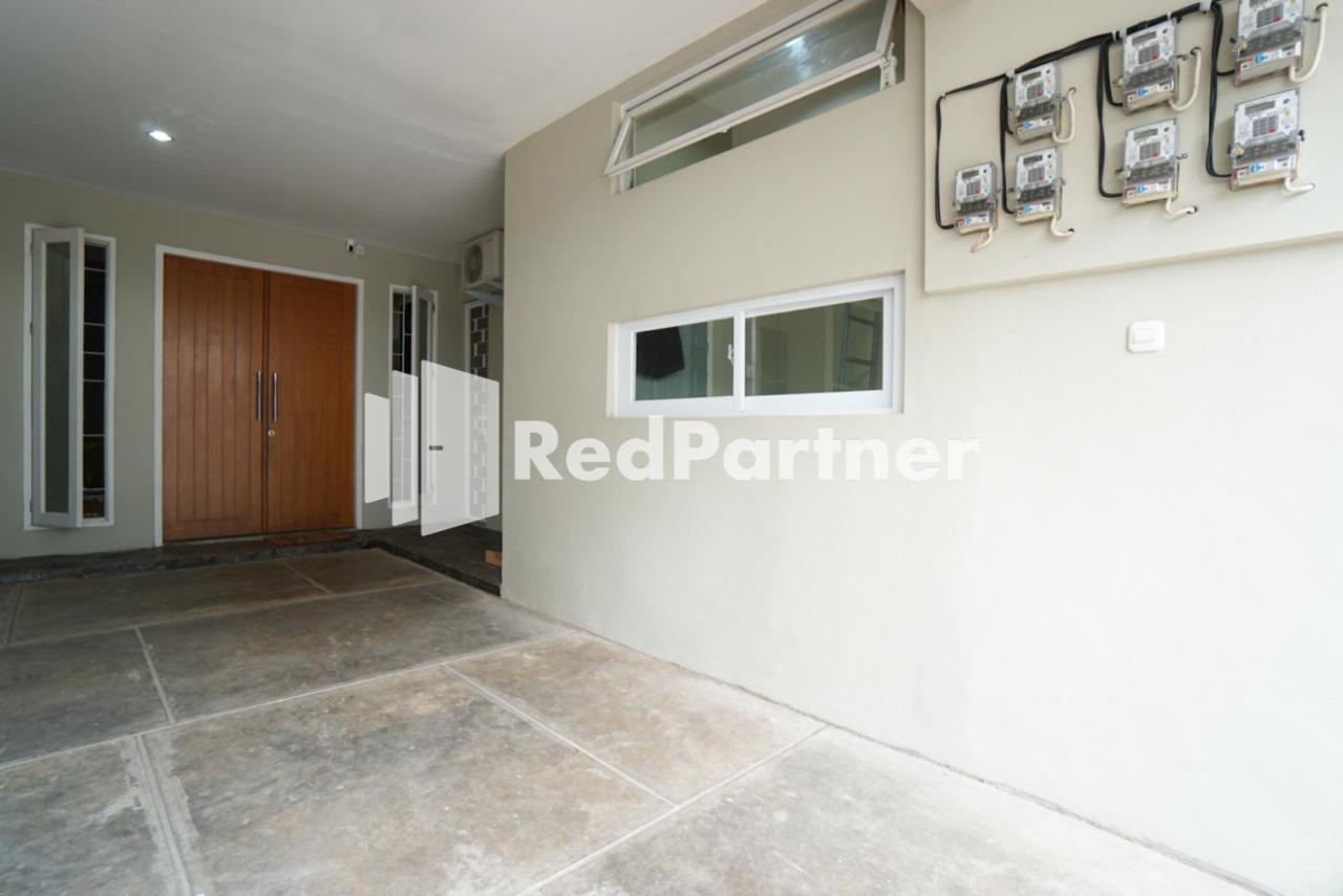 Hotel Tomang Gelong Syariah Mitra Reddoorz Jacarta