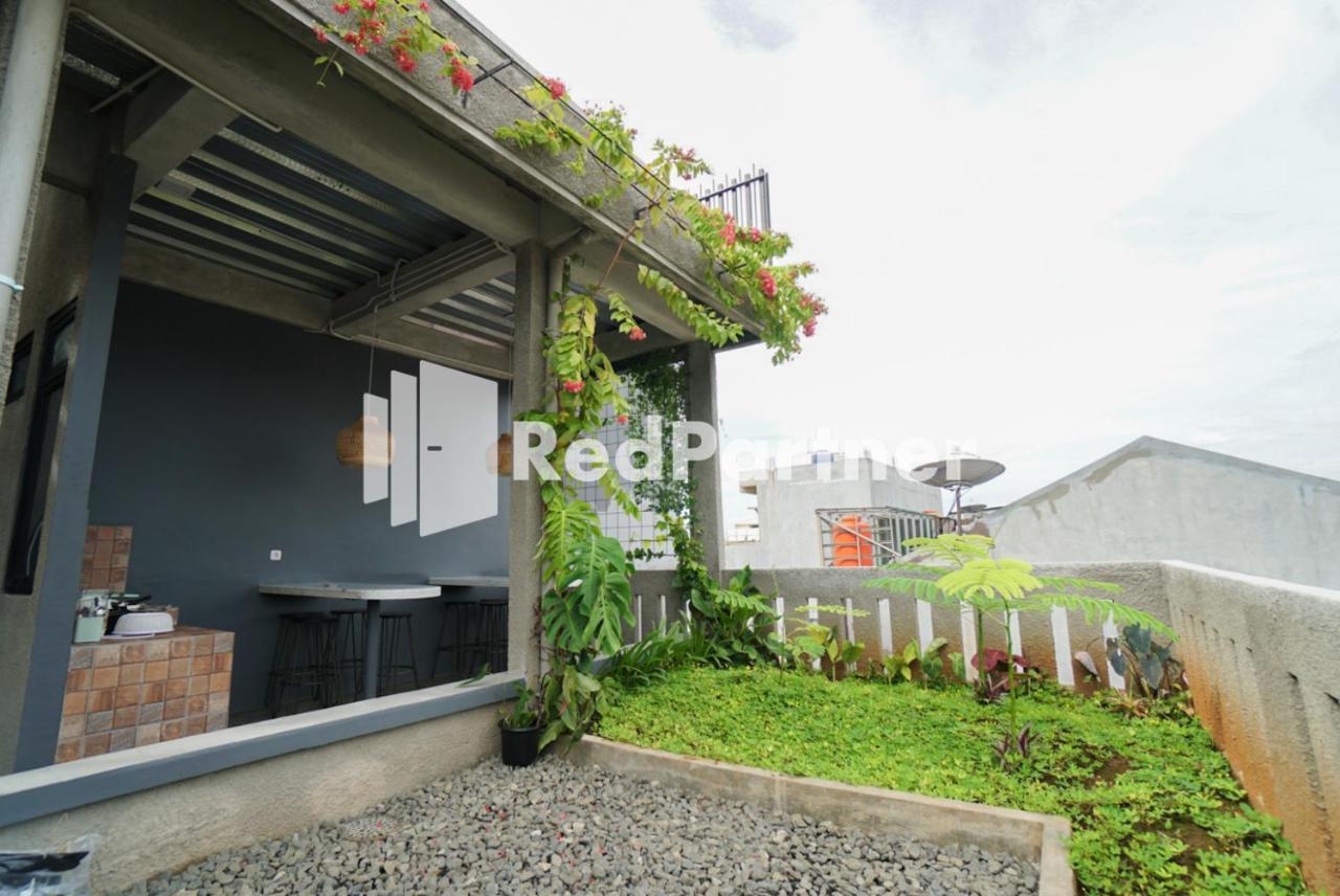 Hotel Tomang Gelong Syariah Mitra Reddoorz Jacarta