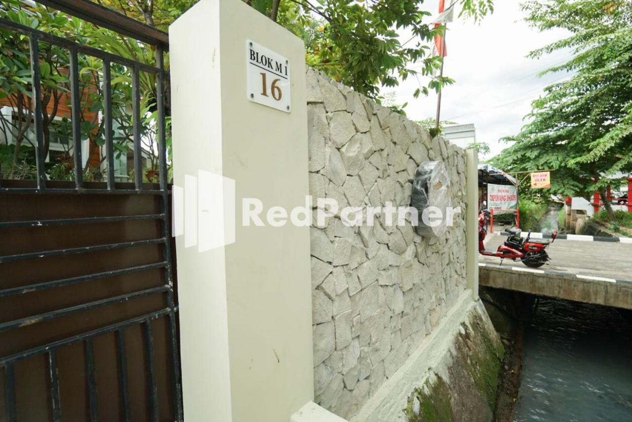 Hotel Fazza Syariah Mitra Reddoorz Jakarta