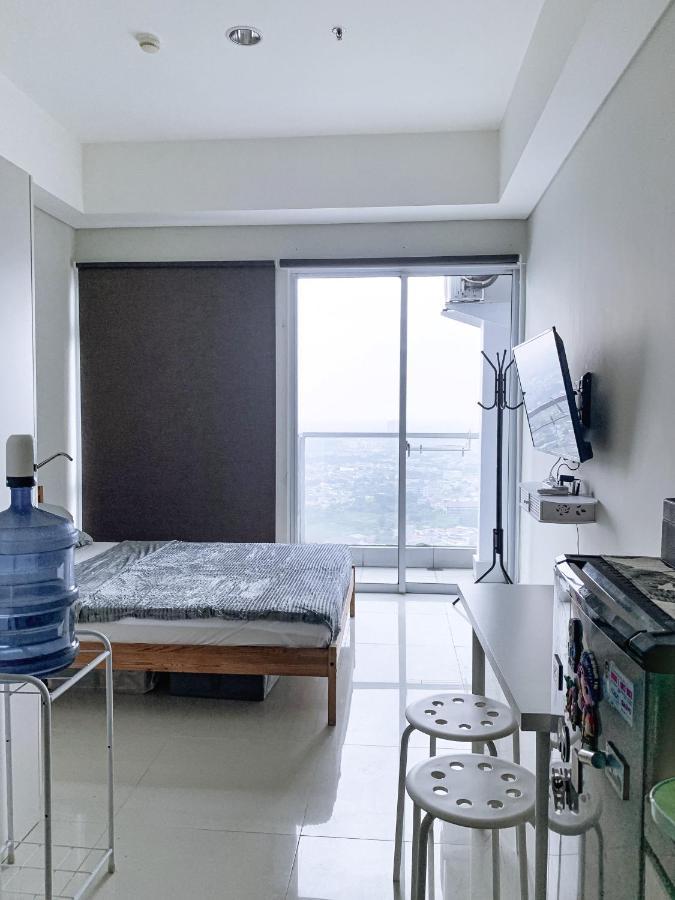 Studio At Metro Park West Apartment *