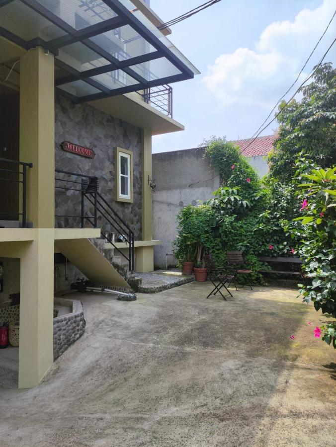 Rumah Pondok Pinang Guest house *