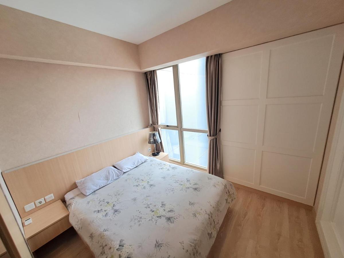 Homy 2 Bedroom Near Shopping Malls Apartment *