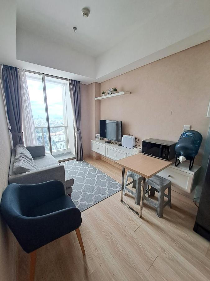 Homy 2 Bedroom Near Shopping Malls