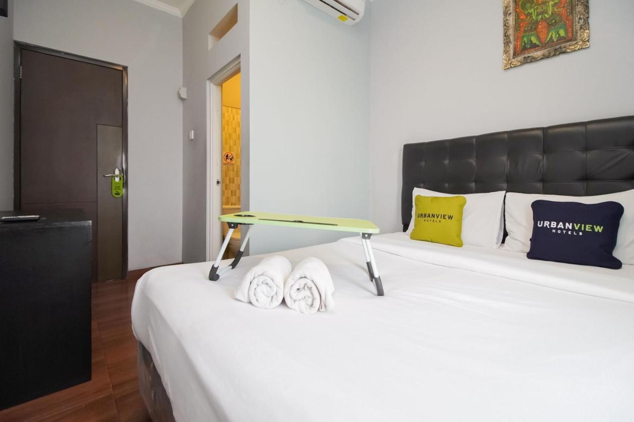 Urbanview Arafuru Duren Sawit 3*