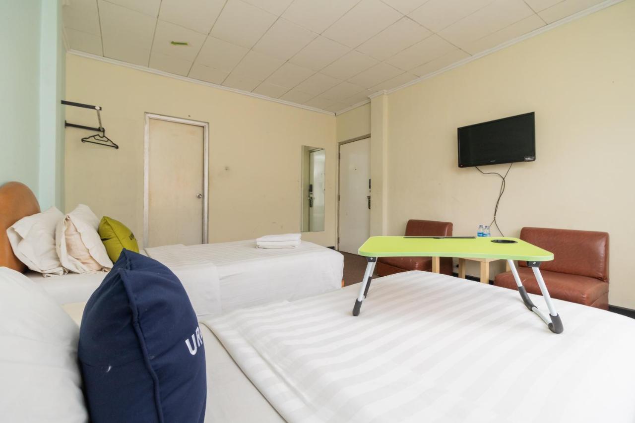 Reddoorz Plus Near Kebayoran Baru Blok S Jakarta