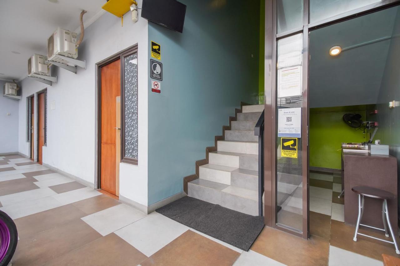 Urbanview Arafuru Duren Sawit Jakarta
