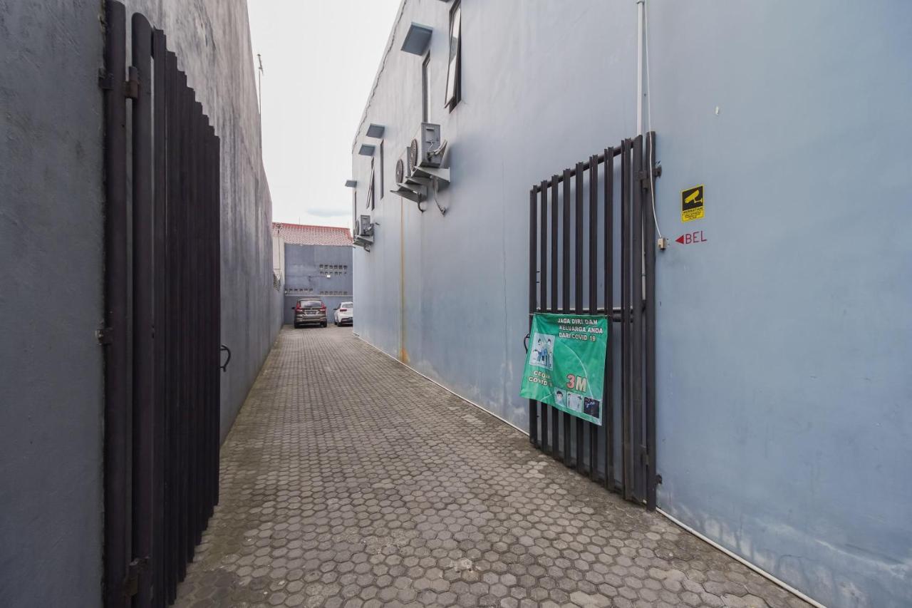 Hotel Urbanview Arafuru Duren Sawit 3*