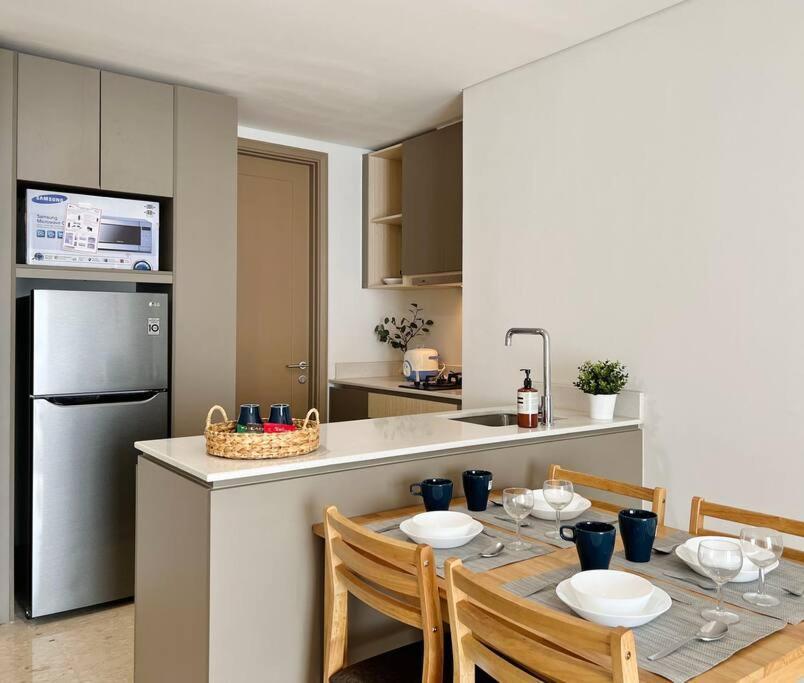 Apartemen Stylish Seaview 3 Bedroom At Pik