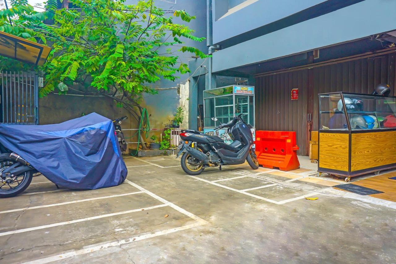 Oyo 92272 Sahaja Pasar Baru