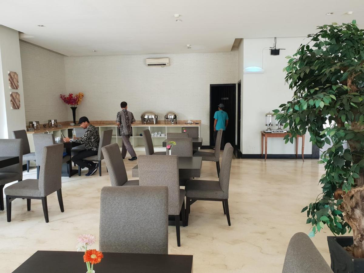 N3 Zainul Arifin Hotel
