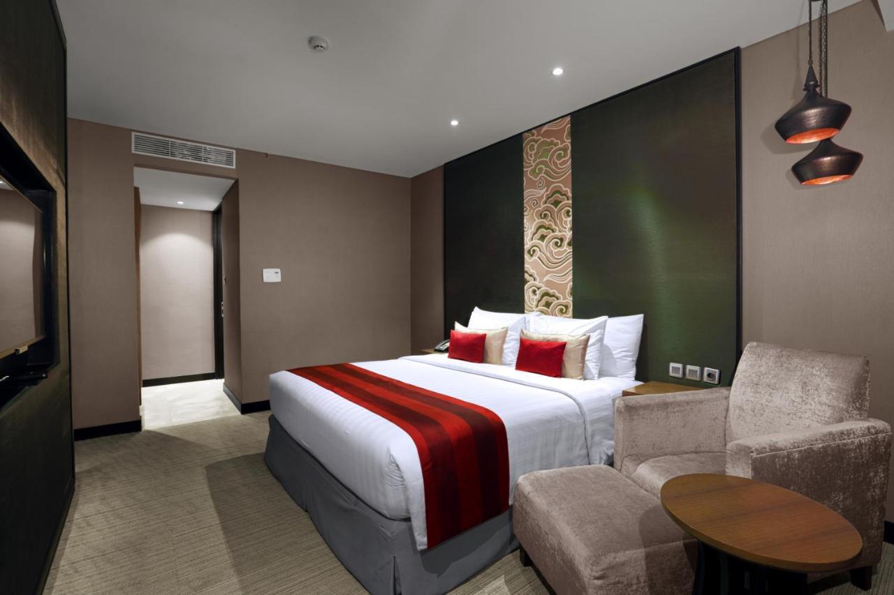 Aston Priority Simatupang And Conference Center Hotel 4*