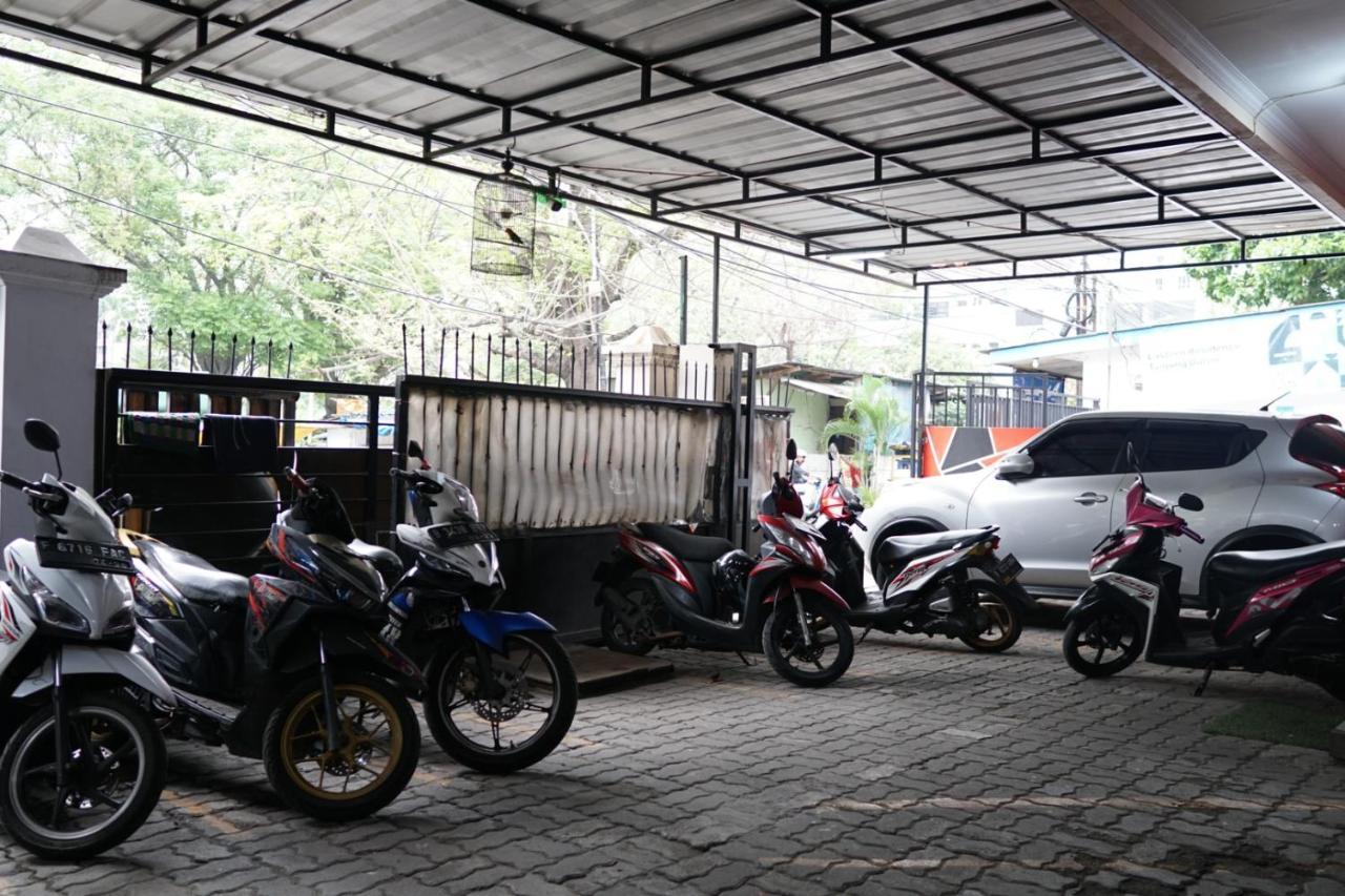 Cosmo Tanjung Duren Mitra Reddoorz 2*