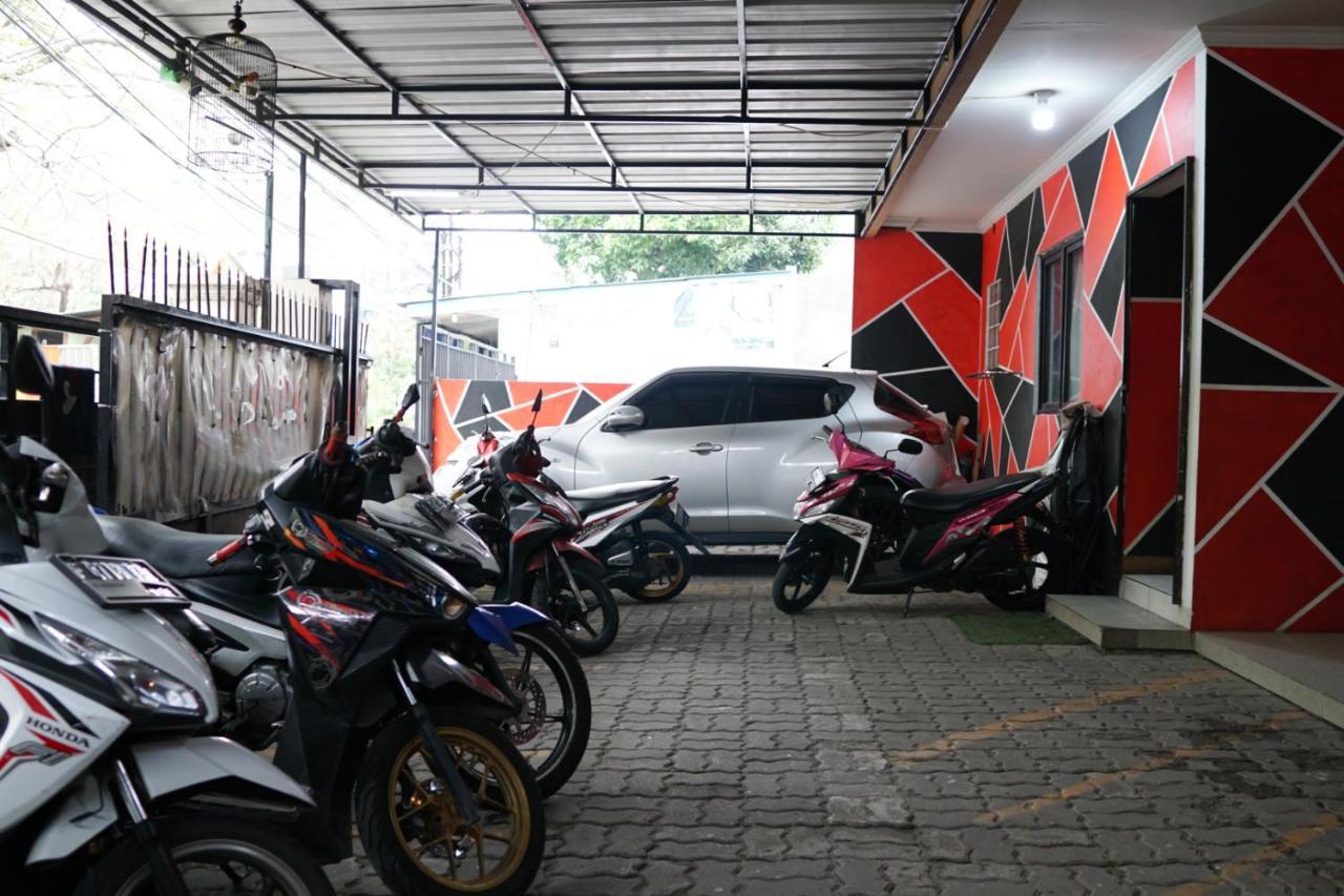 Cosmo Tanjung Duren Mitra Reddoorz 2*