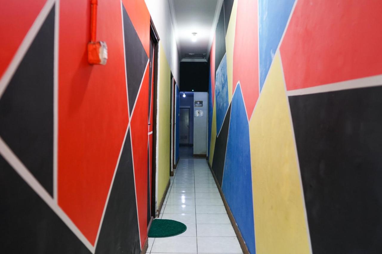 Khách sạn Cosmo Tanjung Duren Mitra Reddoorz 2*