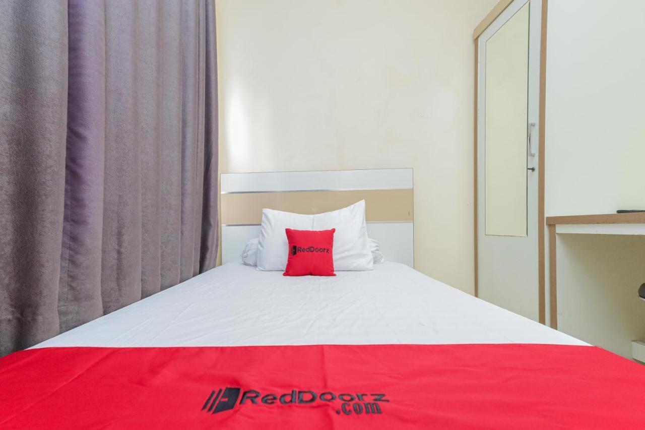 Hotel Reddoorz Syariah Near Stasiun Karet Jakarta