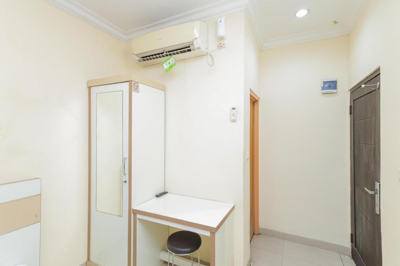 Hotel Reddoorz Syariah Near Stasiun Karet Jakarta