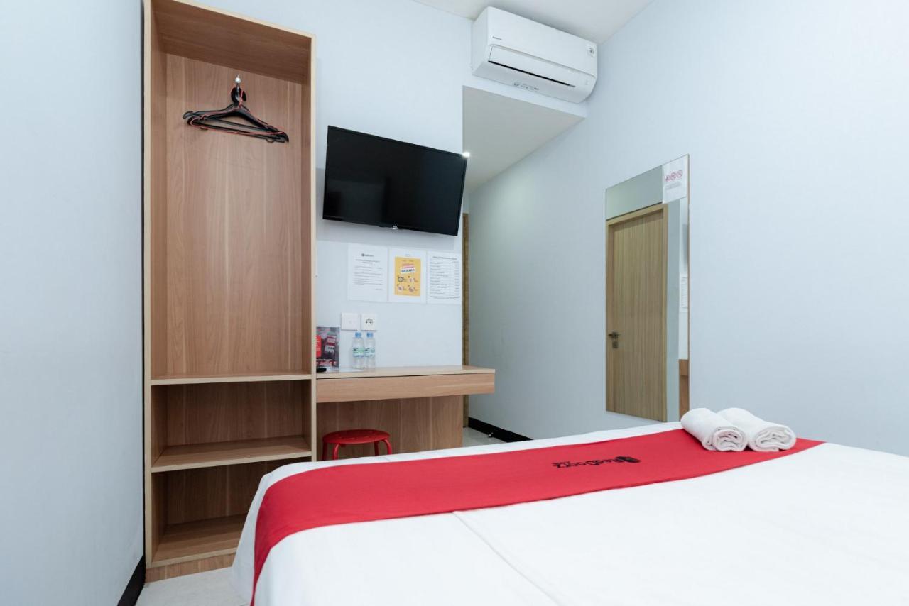 Hotel Reddoorz Near Puri Indah Lippo Mall 2 Jakarta