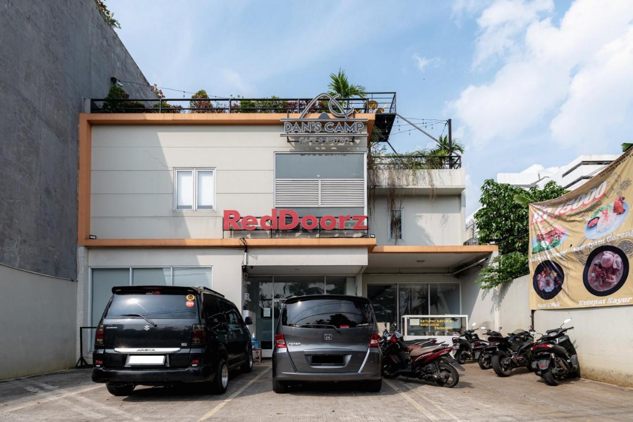 Reddoorz Near Puri Indah Lippo Mall 2 Hotel 2*
