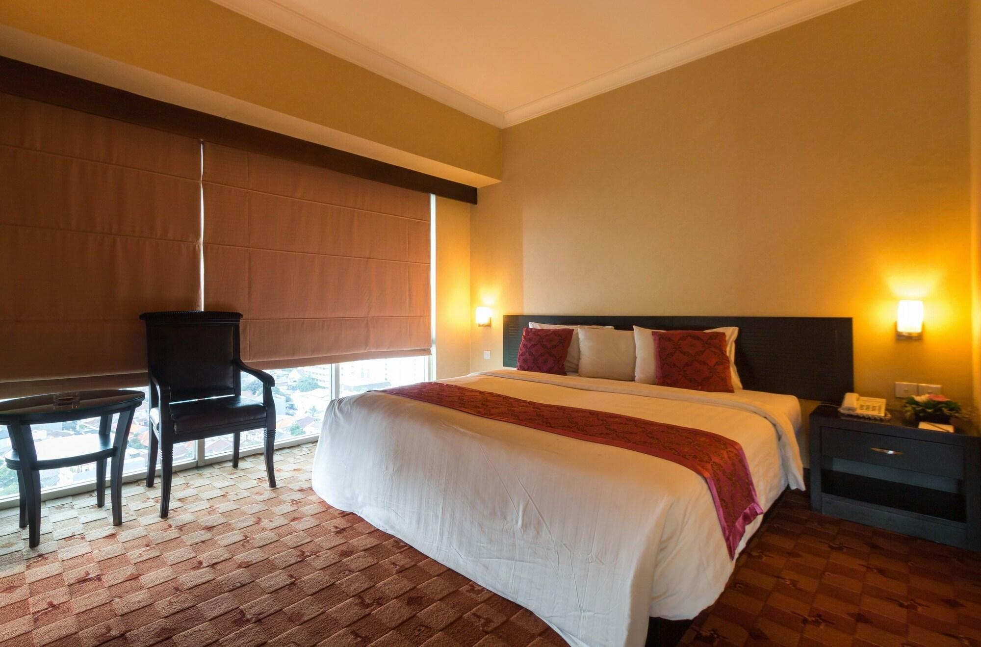 Twin Plaza Hotel