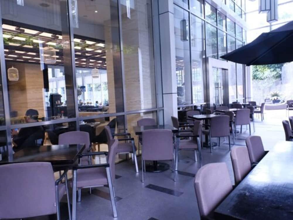 Hotel Aston Priority Simatupang And Conference Center Jakarta