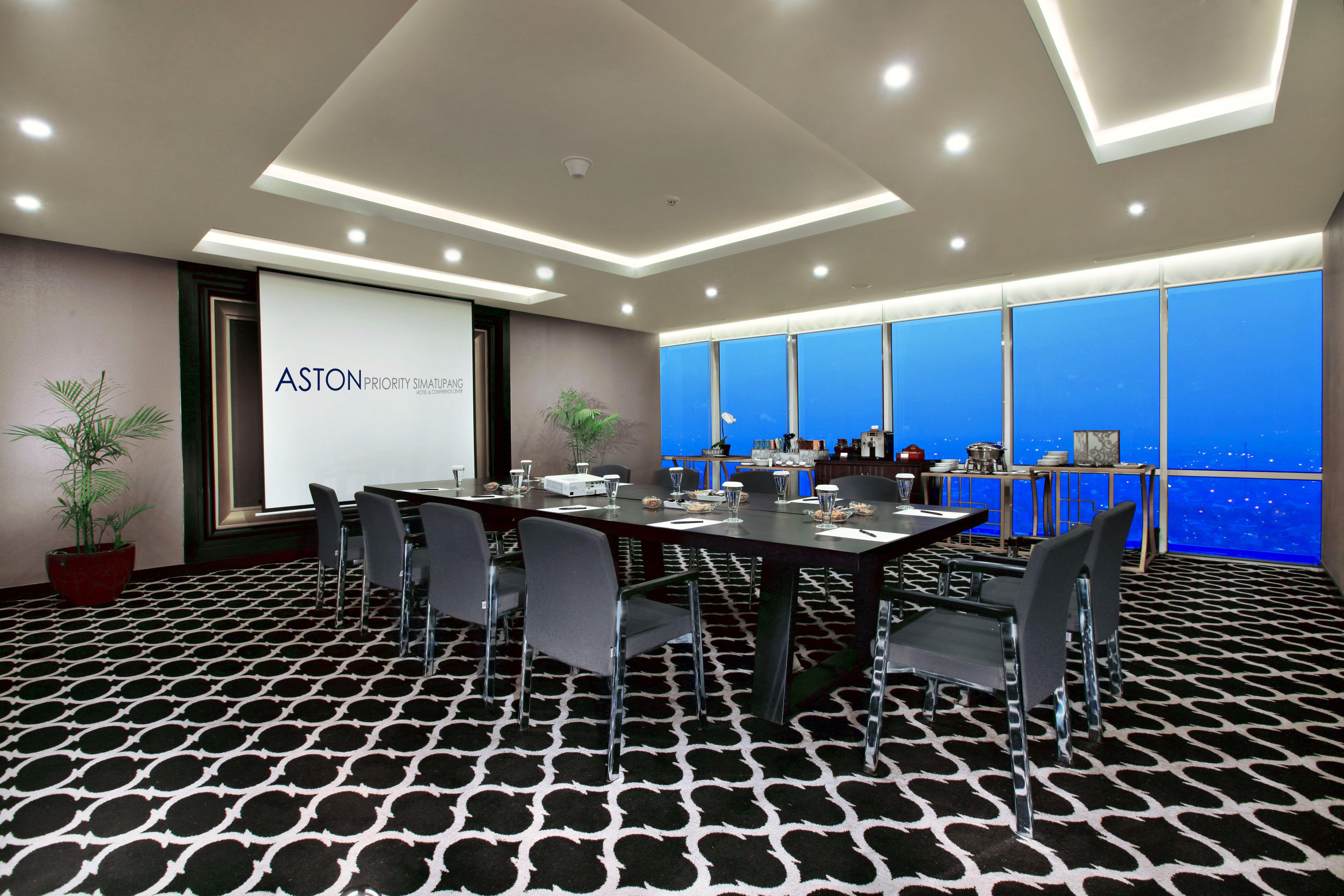 Hotel Aston Priority Simatupang And Conference Center 4*