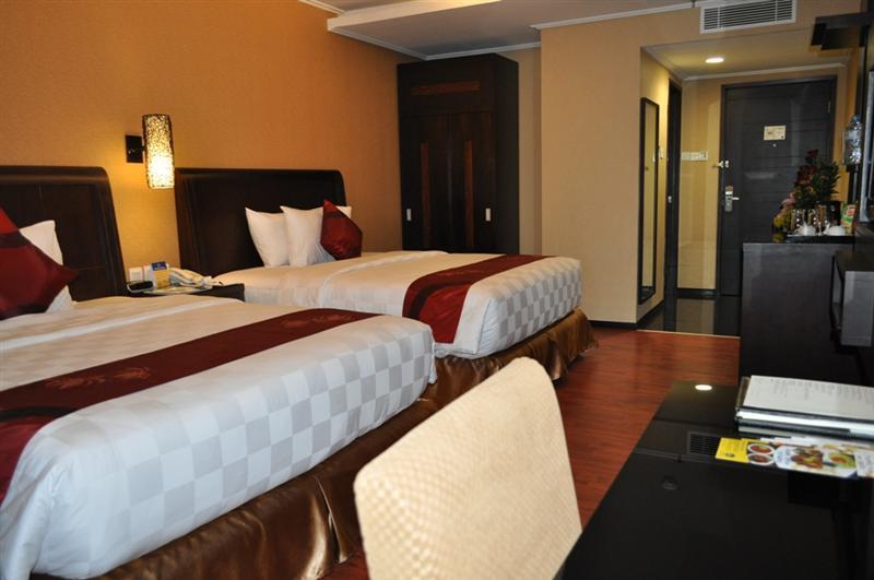 Western Mangga Dua & Hotel 4*