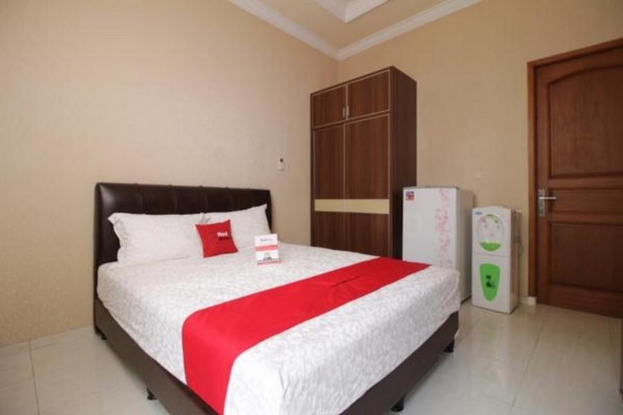 Guest house Reddoorz Syariah Near Mercu Buana Jakarta