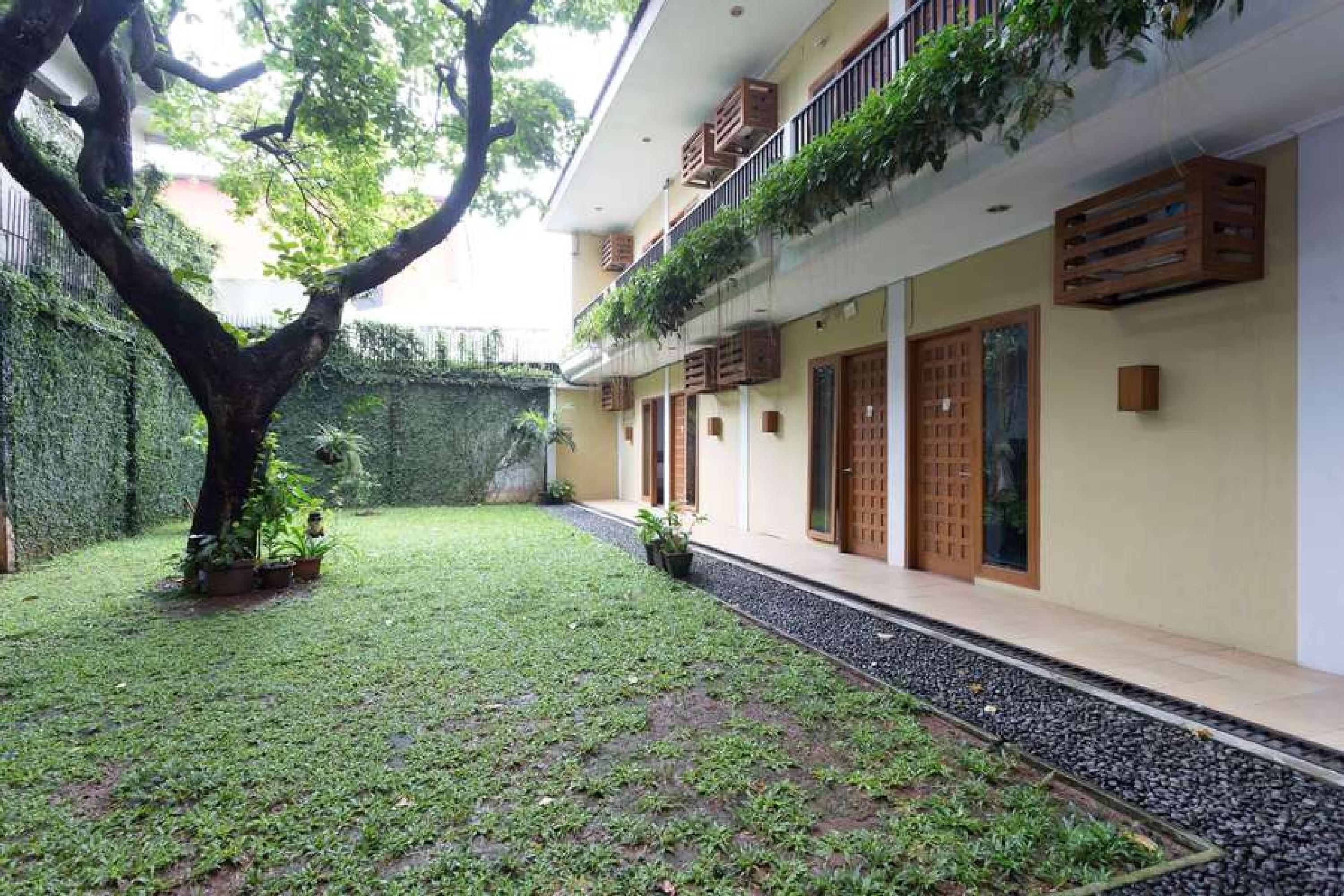 Reddoorz Near Cilandak Town Square 2 Guest house Jakarta