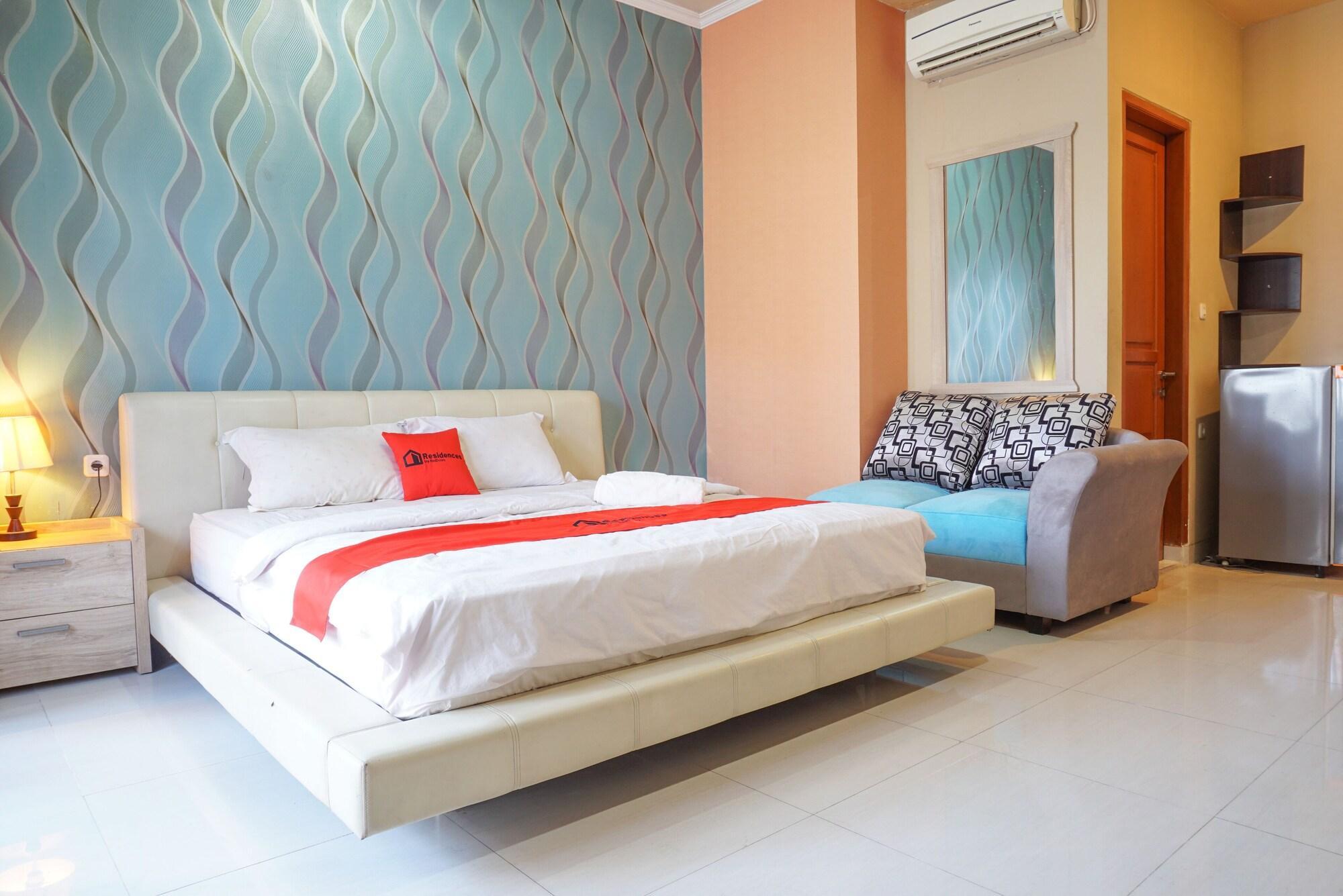 Guest house Reddoorz Near Kemang Square 2*