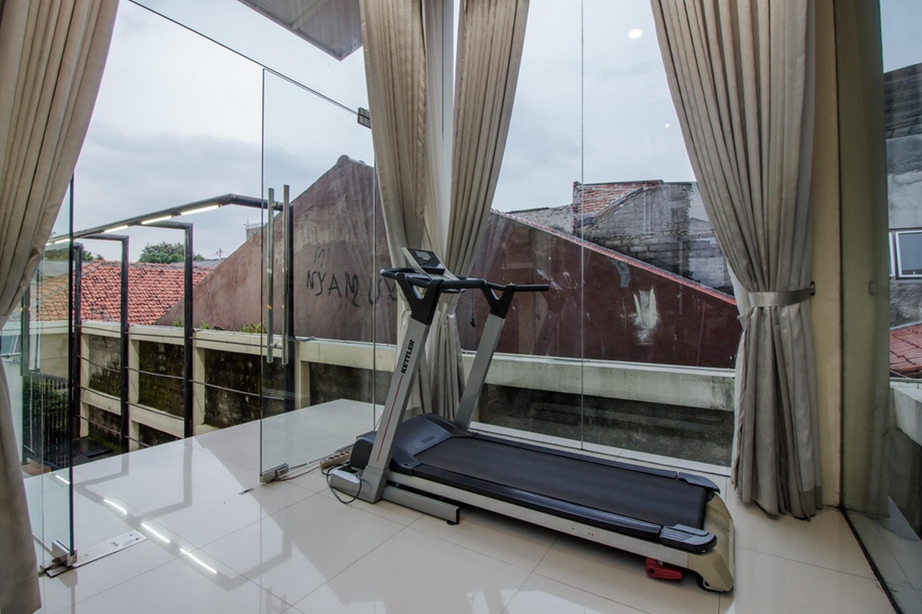 Rumah tetamu Reddoorz Premium @ Ampera Raya 2 Jakarta
