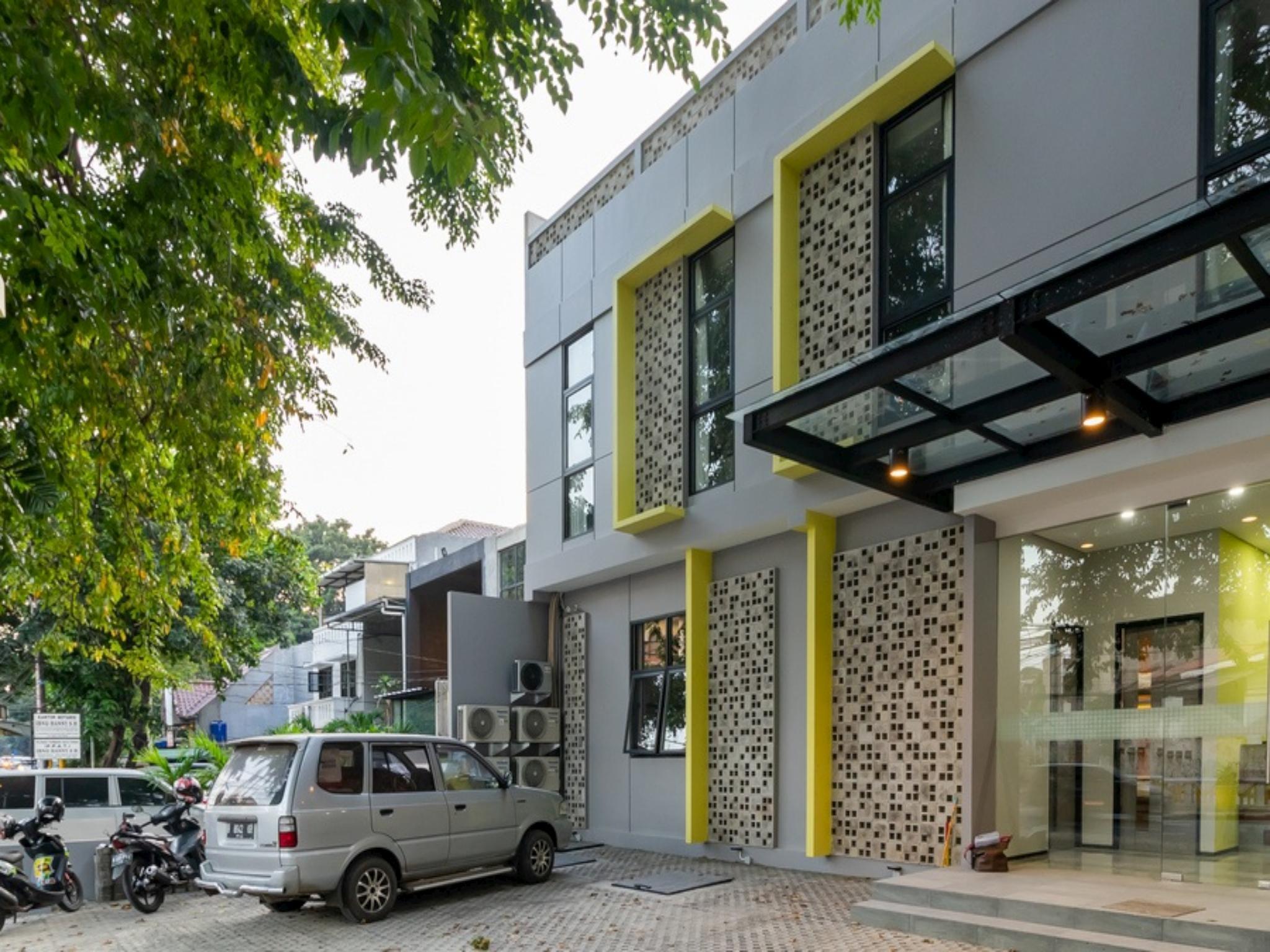 Reddoorz Near Senayan 3*