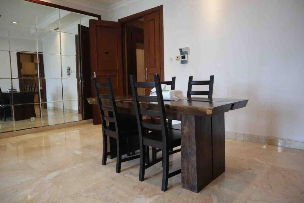 2br The Belleza At Permata Hijau 18th Floor Apartamento *