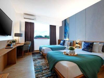 Oakwood & Taman Mini 4*