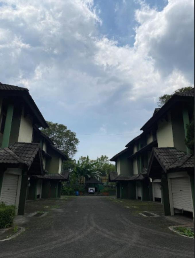 Tirta Sentosa Khách sạn 3*