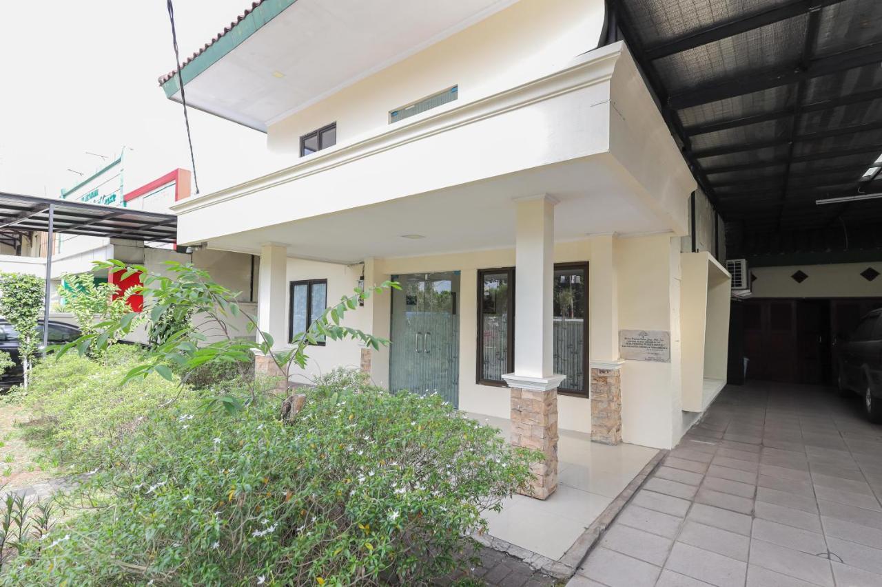 Urbanview Roemah Tebet By Reddoorz Hotel 3*