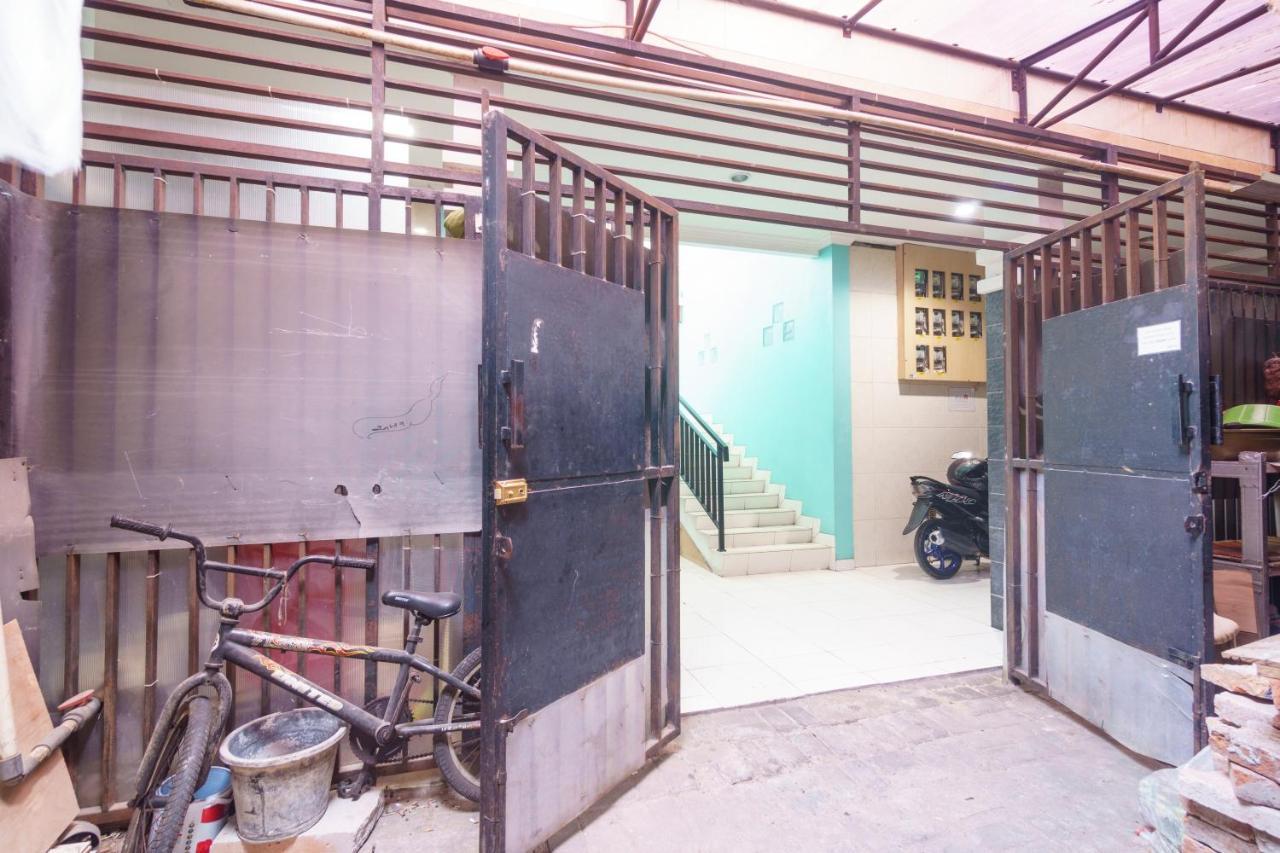 Oyo 93092 Griya Kuningan Jakarta