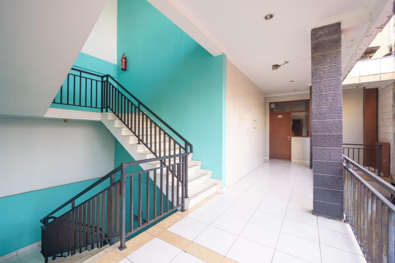 Oyo 93092 Griya Kuningan Hotel 2*