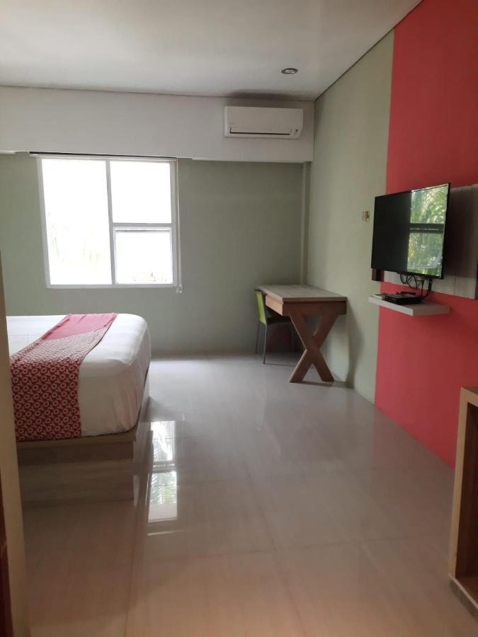 Oyo 93145 Pondok Alam Syariah Hotel Jakarta