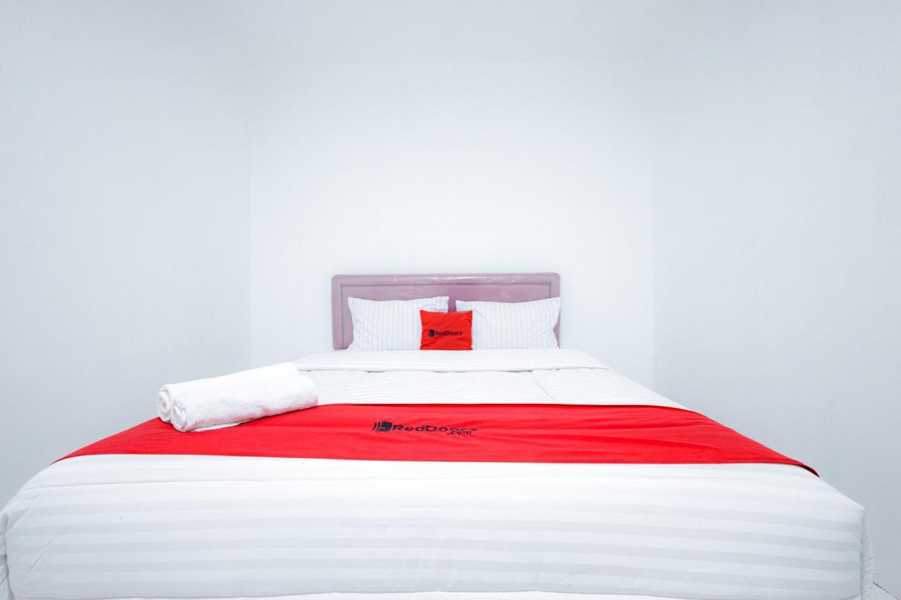 Hotel Reddoorz Near Jalan Cikini Jakarta