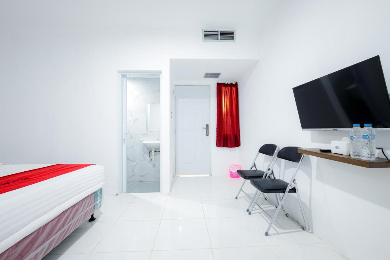 Hotel Reddoorz Near Jalan Cikini