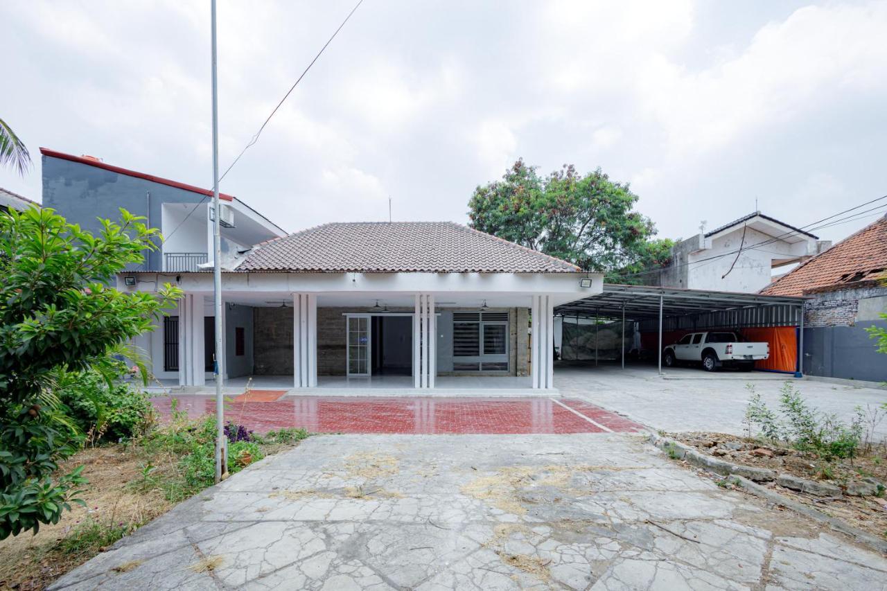 Reddoorz Near Jalan Cikini Hotel *