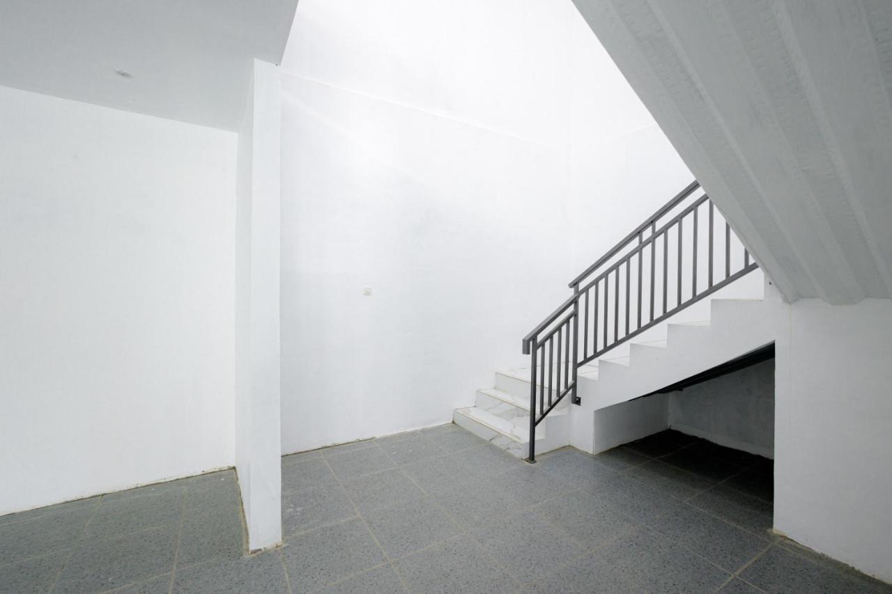 Hotel Reddoorz Near Jalan Cikini