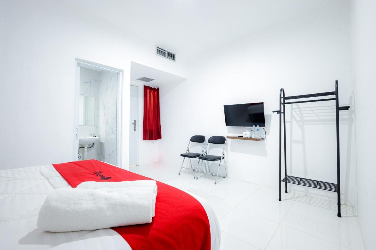 Reddoorz Near Jalan Cikini Hotel