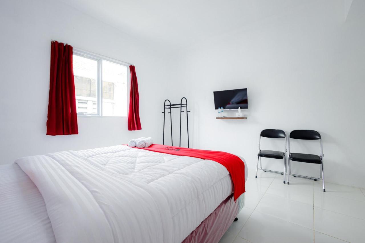 Reddoorz Near Jalan Cikini Hotel