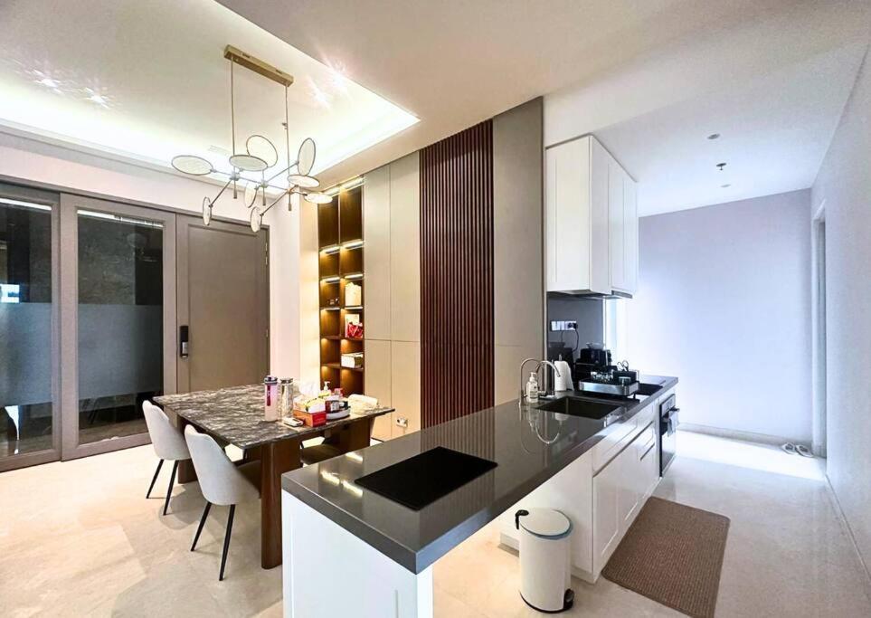 Apartment New Charming 2br In *