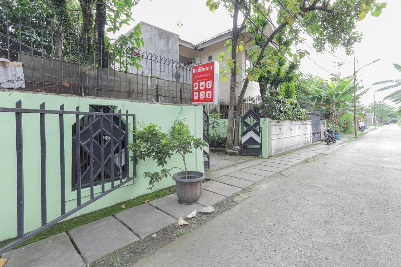 Hotel Reddoorz Near Rs Sari Asih Ciledug Jakarta