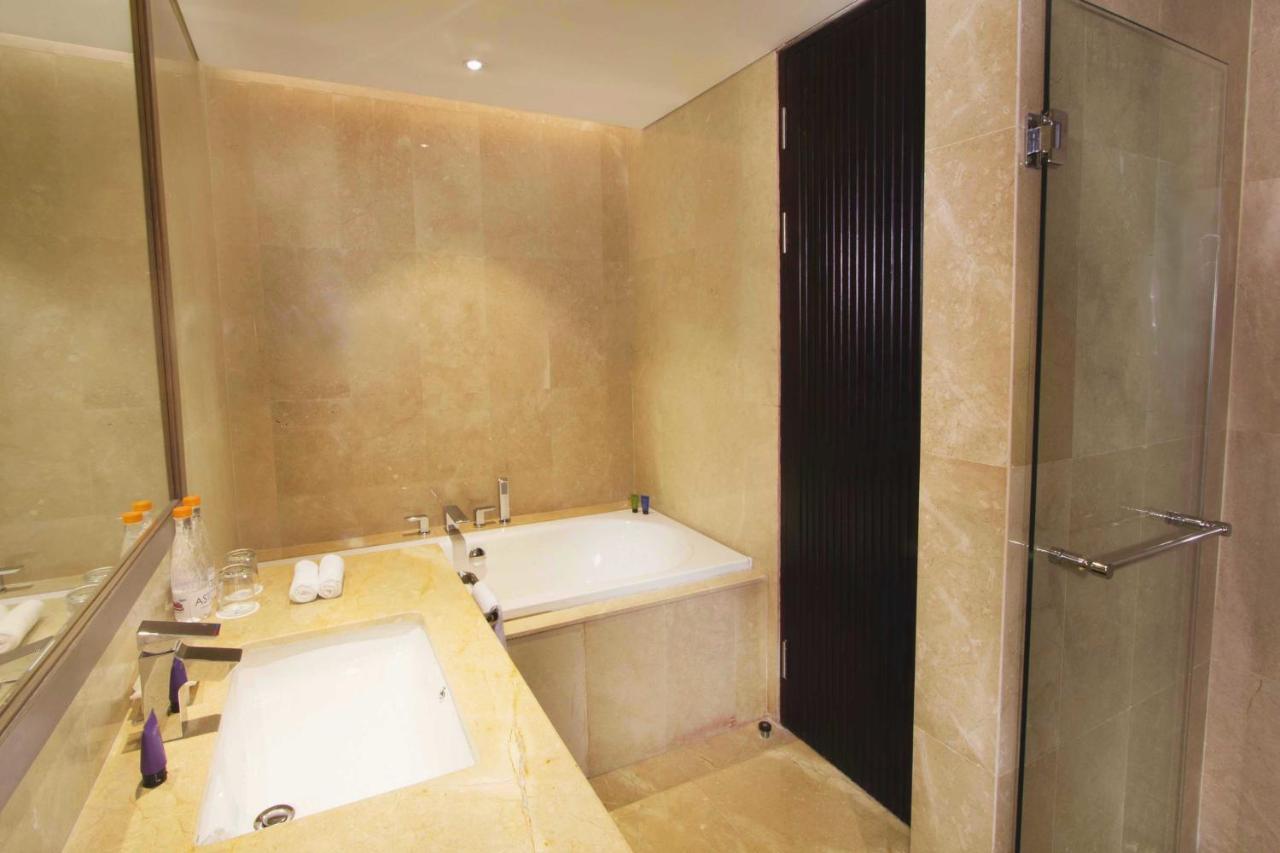 Hotel Aston Priority Simatupang And Conference Center 4*