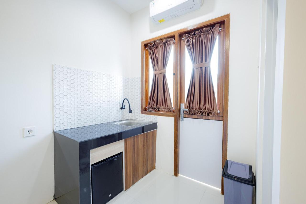 Hotel Urbanview Syariah The Ragunan 3*
